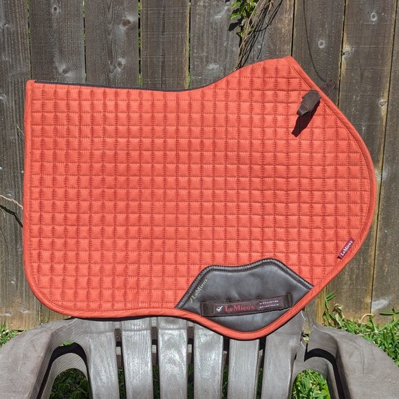 LeMieux Other - LeMieux Suede Close Contact Saddle Pad in Sienna